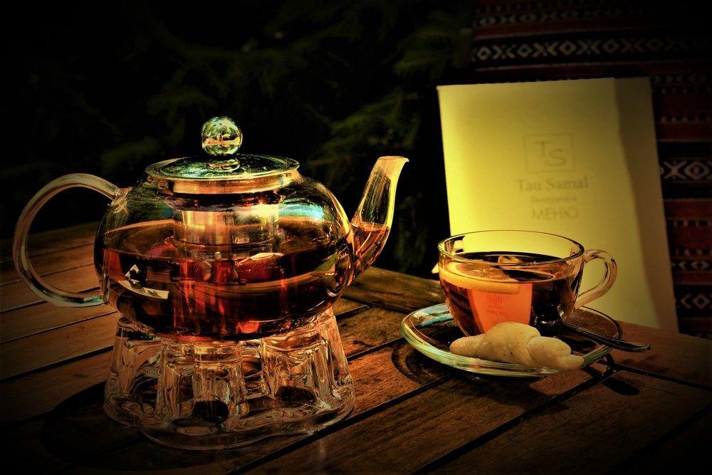 Rahat Palace Hotel Almatý Exterior foto A glass teapot