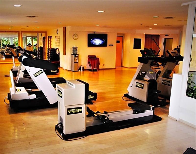 Rahat Palace Hotel Almatý Exterior foto Technogym equipment
